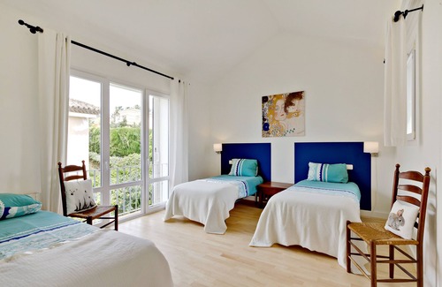 Sotogrande Villa | A beautiful, preppy chic holiday villa in Spain, large pool and 4 fine bedrooms!