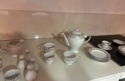 Oud-Zuid Apartment | A beautiful room with own bathroom and toilet in the city centre