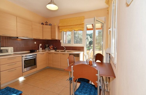 Skala Rachoniou Villa | A Beautiful Seafront House, fully Air Conditioned, Ideal for your Summer Holidays !