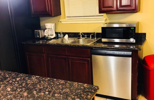 Kenner - Louis Armstrong International Airport House | A beautiful spacious 3 bedroom two full bath home near msy airport