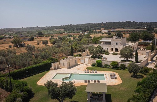 Ceglie Messapica Villa | A beautiful stone farmhouse with private pool