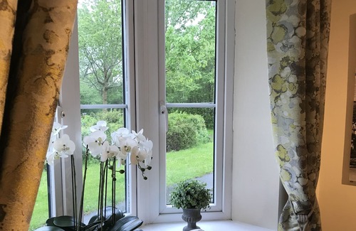 Carterton House | A beautiful, stylish 4 bedroom, 3 storey townhouse (sleeps 8)