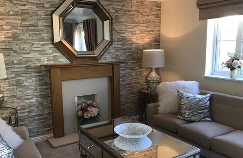 Carterton House | A beautiful, stylish 4 bedroom, 3 storey townhouse (sleeps 8)
