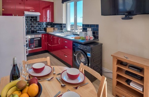 Shanklin House | A beautiful three bed town house on Shanklin Esplanade with 15% off ferry travel