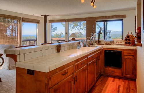 Lodge Hill House | A Beautiful Tree Top Panorama