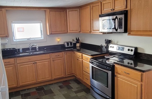 Dedham House | A beautiful two Bedroom house located on Green Lake in Maine.