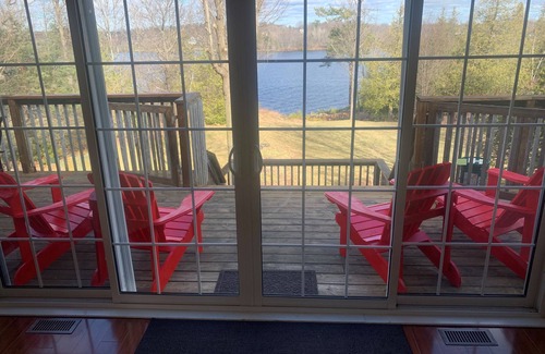 Calabogie House | A Beautiful Waterfront Home, Designed to Be Enjoyed Throughout All Seasons