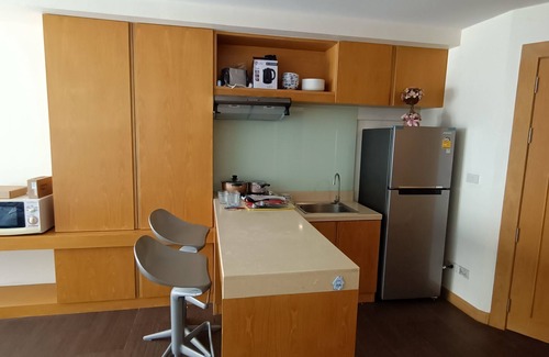 Nong Bon Apartment | A Bedroom and Den next to MRT