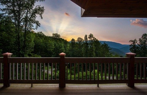 Bryson City Cabin | A Bit of Heaven in the smoky mountains