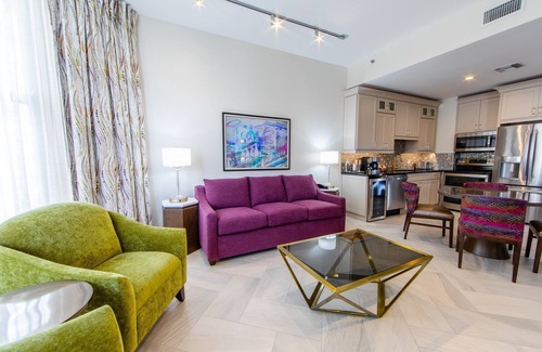 Central Business District Apartment | A Block From the French Quarter! Spacious Villa