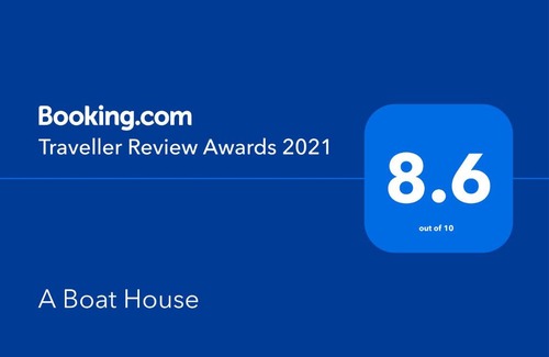Rosetta House | A Boat House