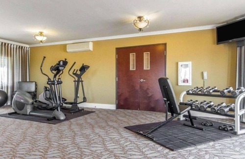 San Bruno House | A boutique Bay Area room near SFO