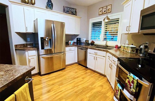 Lafayette House | A boutique cottage Near the best wineries and Local Restaurants.