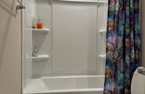 Northeast Raleigh House | A brand new, comfortable and clean share bathroom C