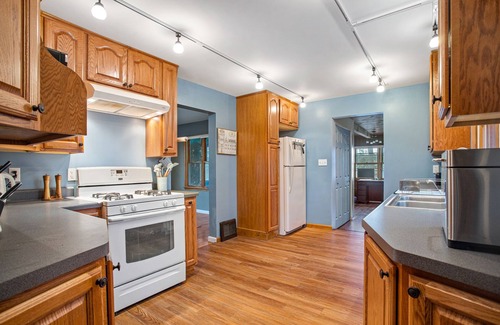 Kent House | A Breath of fresh Country Air with hot tub.