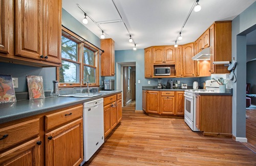 Kent House | A Breath of fresh Country Air with hot tub.