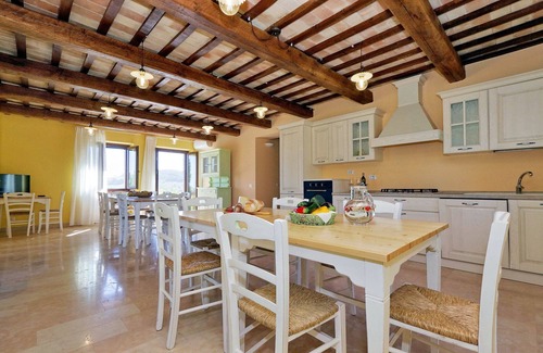 San Severino Marche House | A breathtaking view from a dream cottage.
