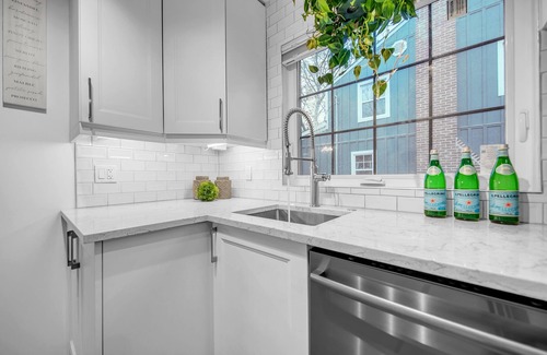Orangeville Apartment | A bright & chic 2 bedroom urban apartment
