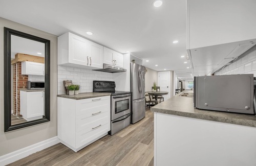 Orangeville Apartment | A bright & modern urban studio
