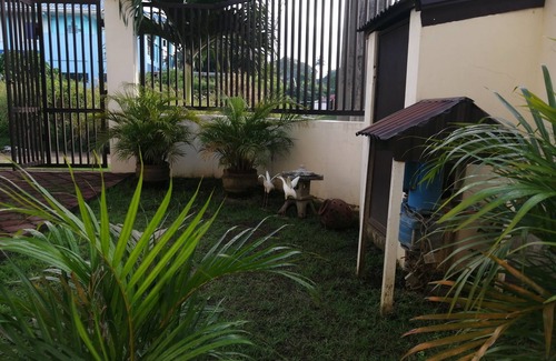 Batangas City House | A Bright, Stylish Clean Apt near Diversion Rd