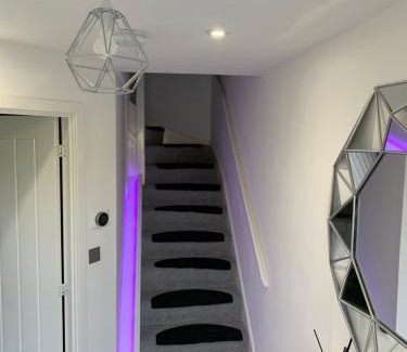 Stanford-le-Hope Apartment | A BYK luxury modern home that sleeps 2 - 8 people