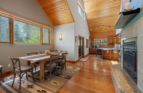 Durango - Purgatory House | A/C, Large Family Retreat, Hot Tub, Privacy, Views!