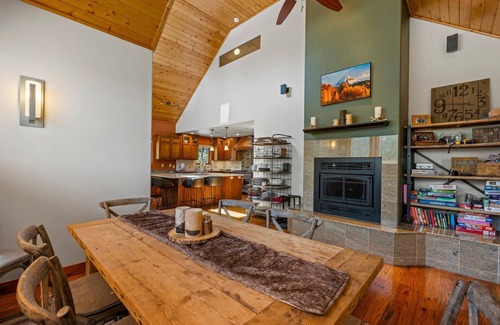 Durango - Purgatory House | A/C, Large Family Retreat, Hot Tub, Privacy, Views!
