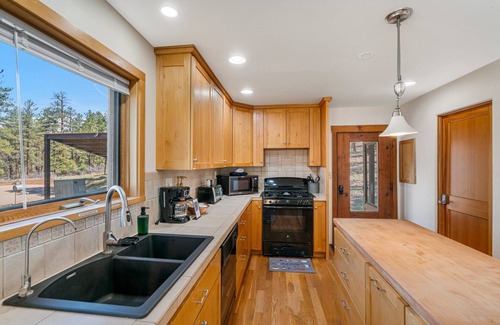 Durango Cabin | A/C! Peace & Privacy, Wildlife, 5 Bedroom!