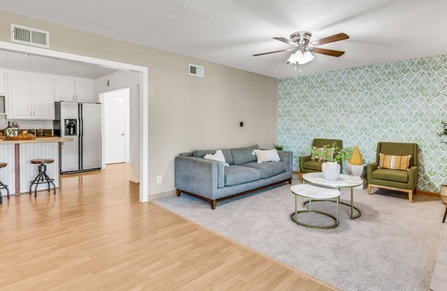 Santa Clarita House | A calm, sunny, happy, amazingly design green oasis