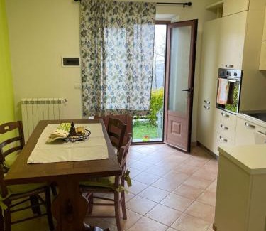 Vara Superiore Apartment | A Casa di Andre Appartamento Verde