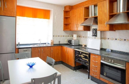 Cuntis House | A Casiña de Arcos de Furcos, with swimming pool and barbecue in the countryside. Pets allowed