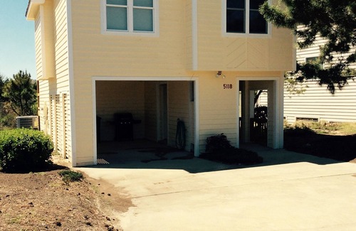 Nags Head Cottage | A Chance For Total Relaxation, Beautiful Sunsets, Beach, Pool, & Golf Access!