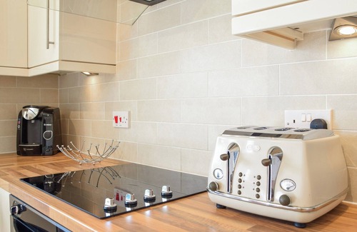 Oldham Cottage | A characterful, pet-friendly escape with local amenities.