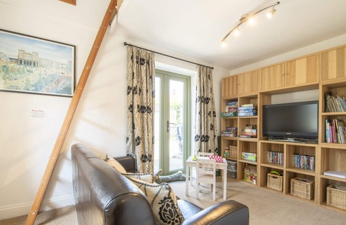 Hunton Apartment | A charming 17th century cottage perfect for families set in Hunton