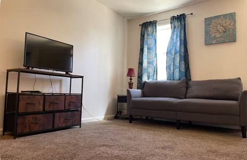 Hardy Condo | A charming 2BR home—better than a room—Vacation Condo No. 6, Near Spring River