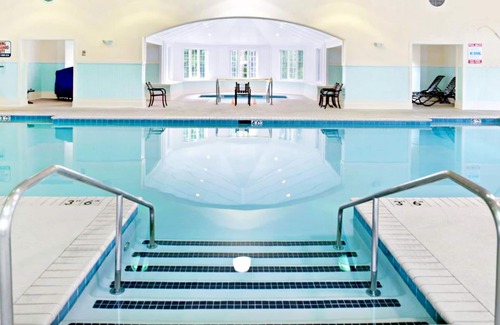 Berkeley Condo | A Charming 3-Star Condo Resort in Williamsburg