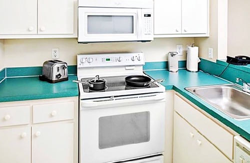 Berkeley Condo | A Charming 3-Star Condo Resort in Williamsburg