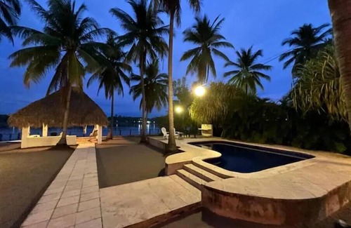 Barra de Santiago House | A charming and Peaceful Place!