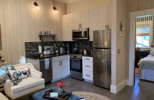 Olde Town House | A Charming Carriage House Apartment in Stock Farm in Old Town Bluffton