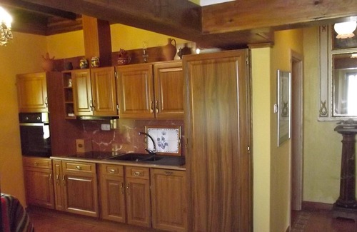 Pedrogao Grande House | A charming cottage surrounded by gardens in a small hillside hamlet