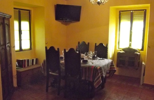 Pedrogao Grande House | A charming cottage surrounded by gardens in a small hillside hamlet