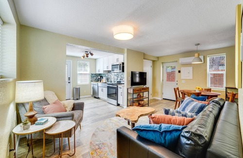 Florence Cottage | A Charming Cottage Retreat for Your Next Getaway! Pets with Fee