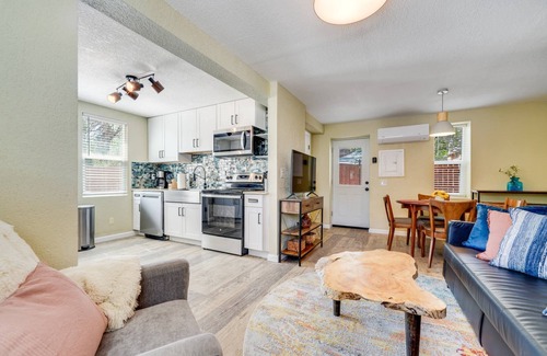 Florence Cottage | A Charming Cottage Retreat for Your Next Getaway! Pets with Fee