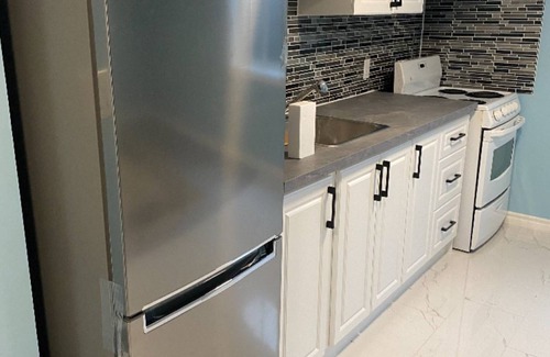Durham Region Apartment | A Charming Cozy Nest! A Beautiful 1 BR Apartment in Oshawa.