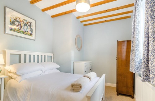 Barrow upon Humber Cottage | A charming, thoughtfully renovated cottage within the 17th century Papist Hall.