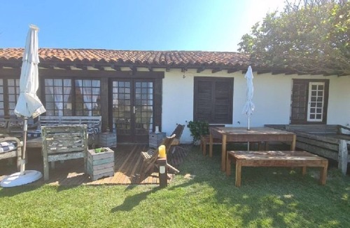 Portal da Ferradura House | A charming house, in condominium standing on the sand, Praia Rasa.