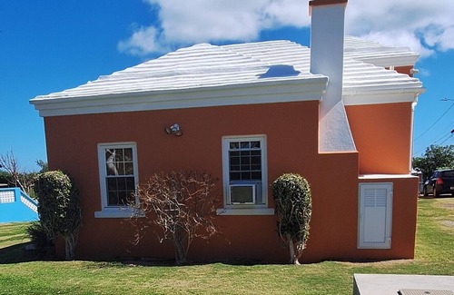 Sandys House | A charming, peaceful cottage in awesome Sandy's, Bermuda with WiFi, AC,