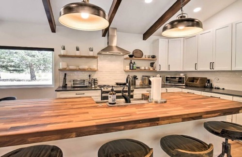 Missoula House | A charming riverfront 3-bedroom house bordering the Clark Fork River.
