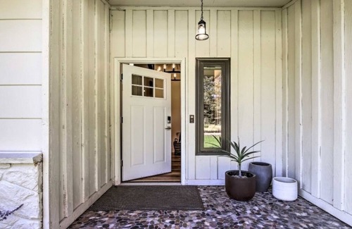 Missoula House | A charming riverfront 3-bedroom house bordering the Clark Fork River.