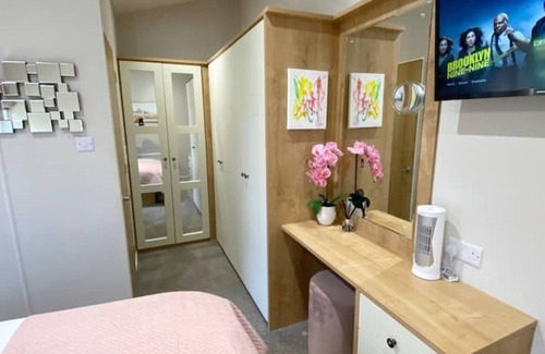 Longridge Cabin | A Charming, Romantic Lodge with Panoramic Views